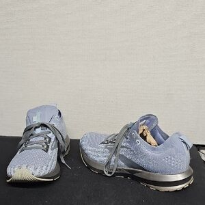 BROOKS LEVITATE 3 WOMENS SNEAKERS BFPM-02-047